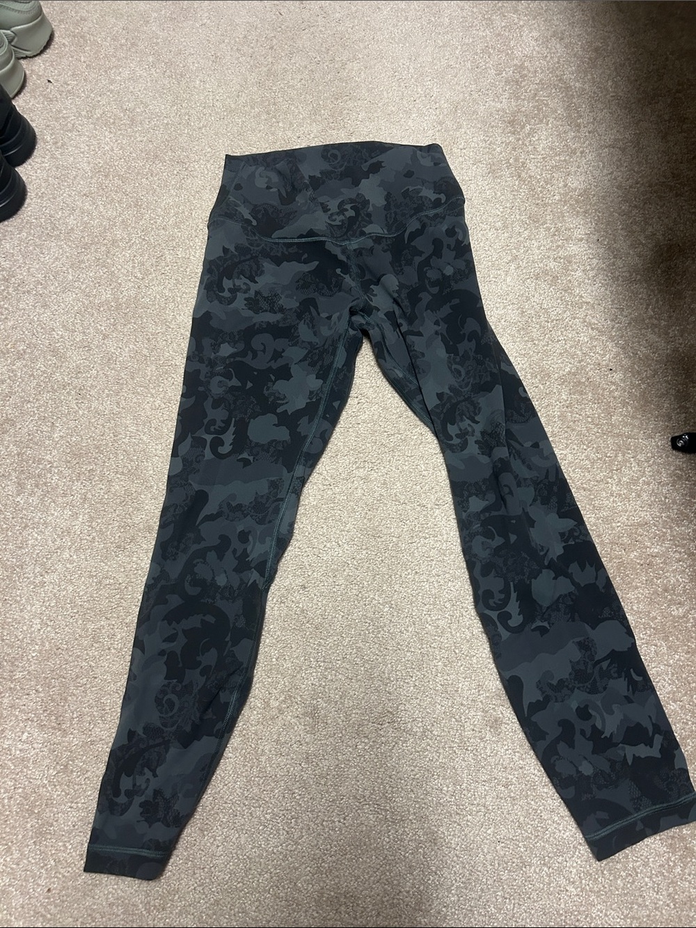 Women' Black Patterned Lululemon Active Leggings